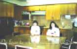 kitchen.jpg (60666 bytes)